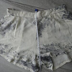 Luna May Caribbean Print Shorts White Black Abstract – Size Small